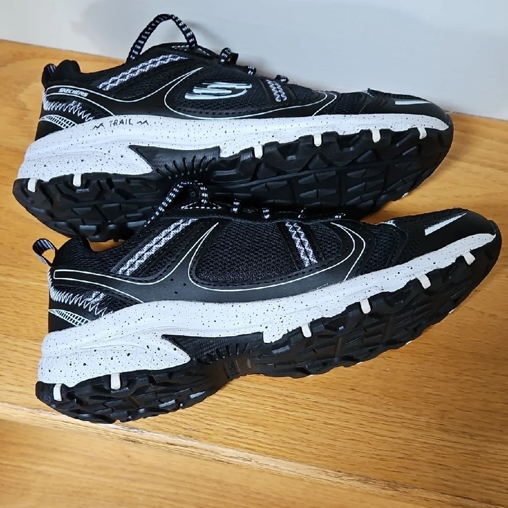 Skechers Womens Black Trail Shoes - Picture 3 of 6